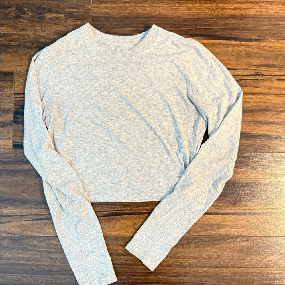 Nike Women's Gray Long Sleeve Sweatshirt